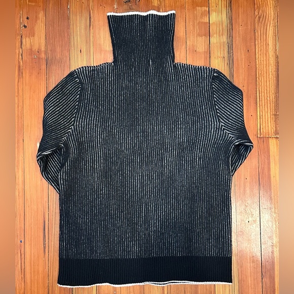 La Ligne AAA Cashmere Turtleneck, Small, Black/Cream - Picture 4 of 6